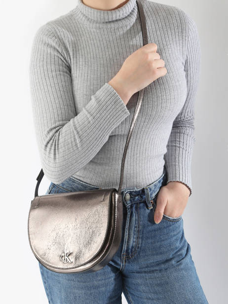 Sac BandouliÃ¨re Minimal Mono Calvin klein jeans Argent minimal mono K612730 vue secondaire 1